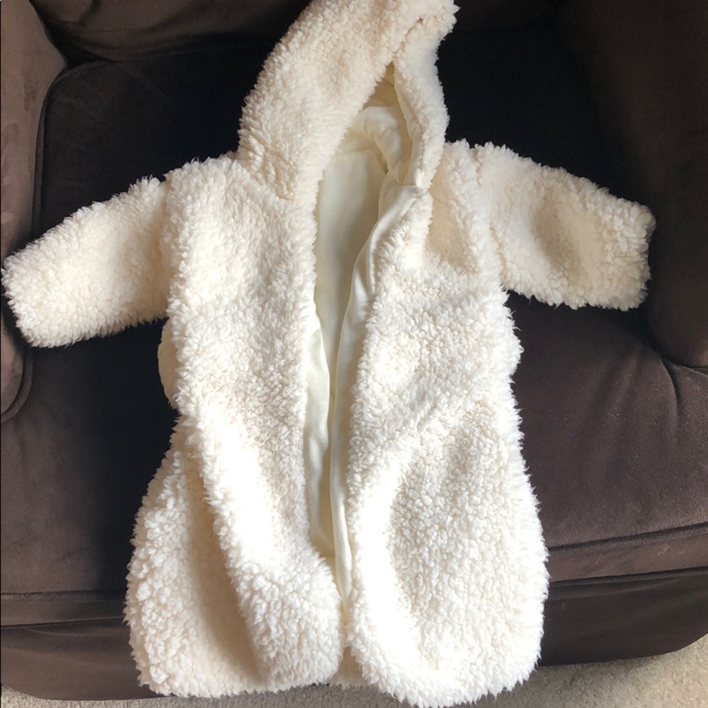 EUC (I never used but no tags) Robe 0-9M